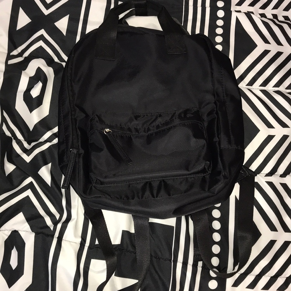 🖤BLACK BACKPACK🖤